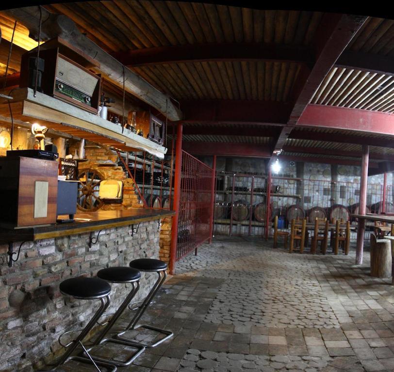 Albatros Hotel Кълъраш Екстериор снимка